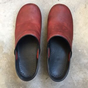 Dansko 38 red clogs